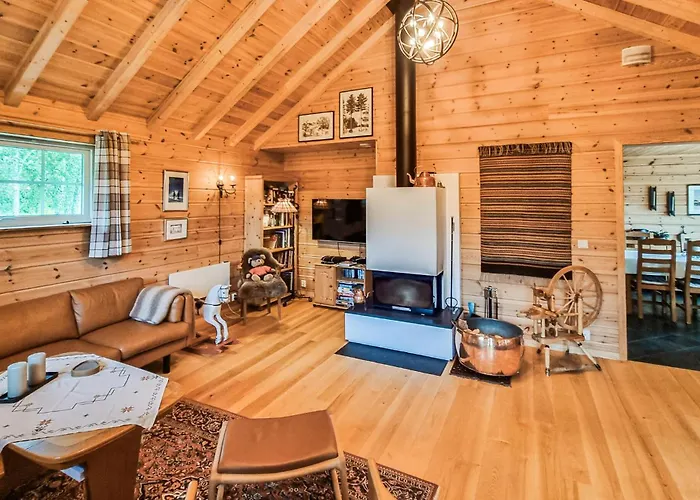 3 Bedroom Stunning In *